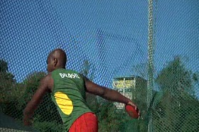 Atletismo: lançamento de disco paralímpico e salto triplo